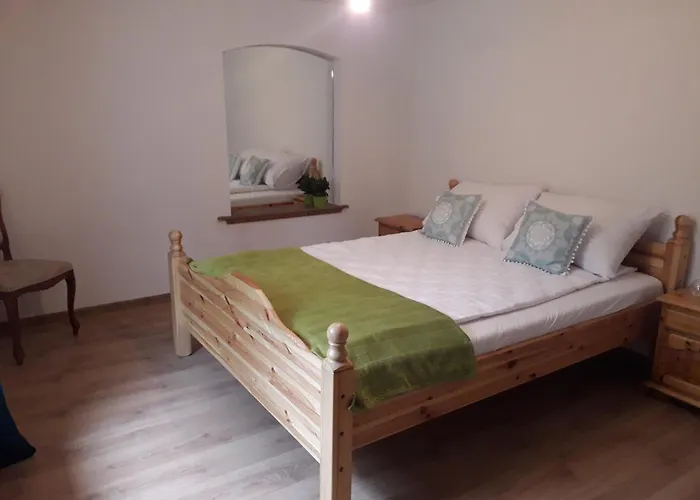 Bawarska 게스트하우스 *